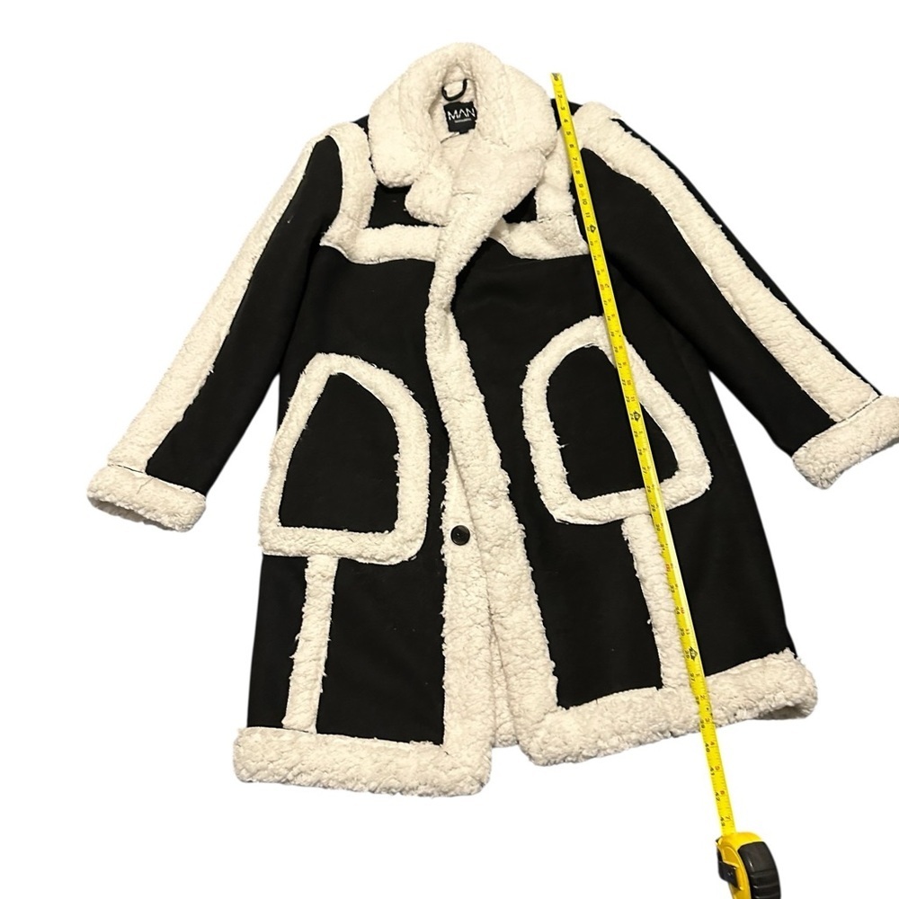 Boohoo man Black and Cream Teddy men Jacket, NWT, size large - Picture 16 of 16